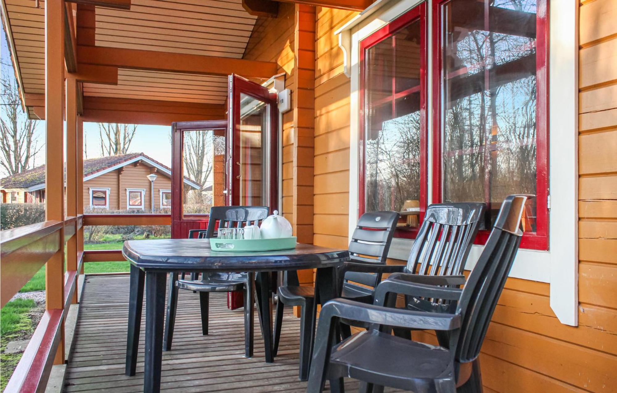 Awesome Home In Gramsbergen With Kitchen Eksteriør billede